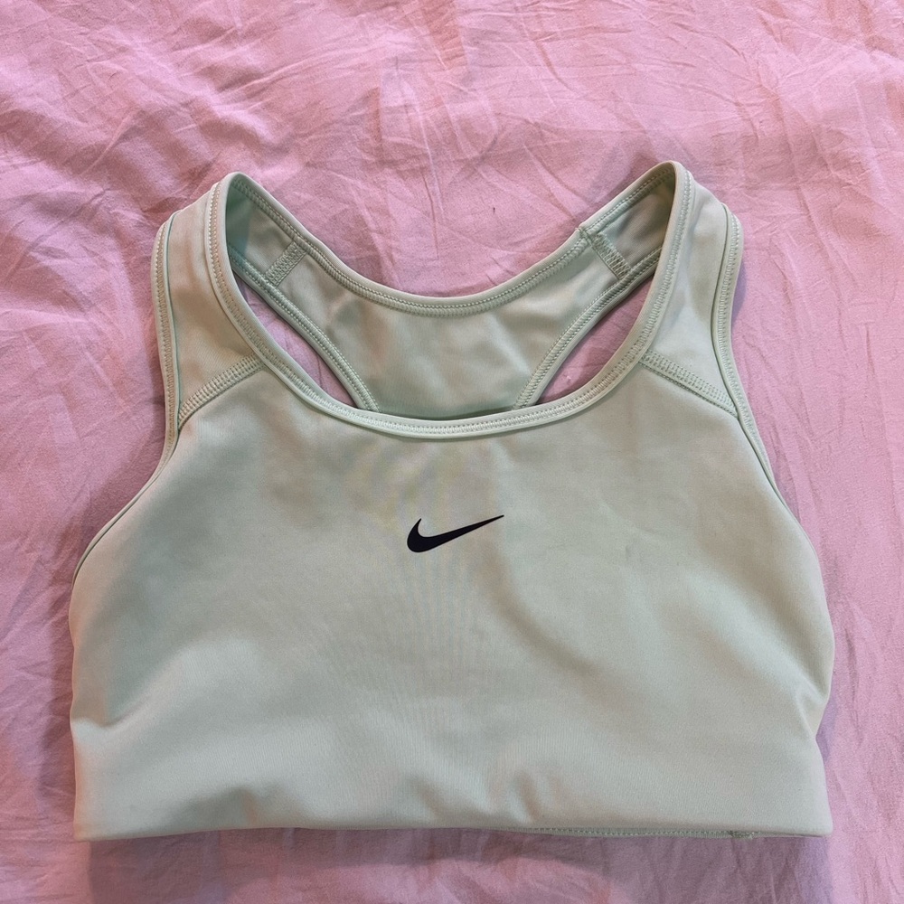 Nike Women's Mint Sports Bra Size XS‎
